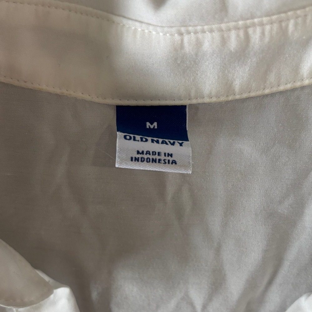 Old Navy White Short Sleeve Button-Up Shirt - Picture 2 of 3
